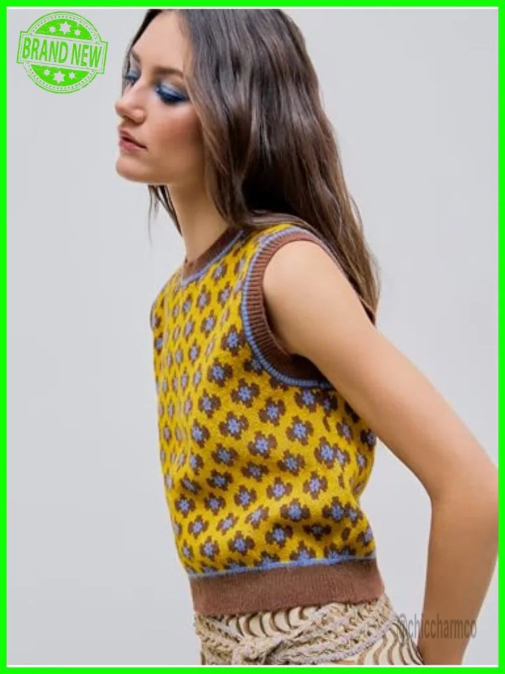 Sleeveless Cropped Sweater Vest with Geometric Pattern for Layering